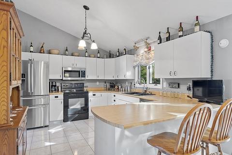 43 Ryan St, Gardner, MA 01440 photo 6