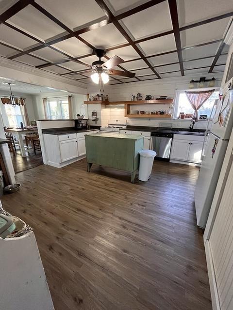 19 Marshall Ave, Chicopee, MA 01013 photo 8