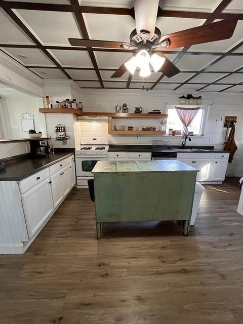19 Marshall Ave, Chicopee, MA 01013 photo 2