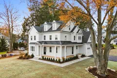 38 Grove St, Reading, MA 01867 photo 2