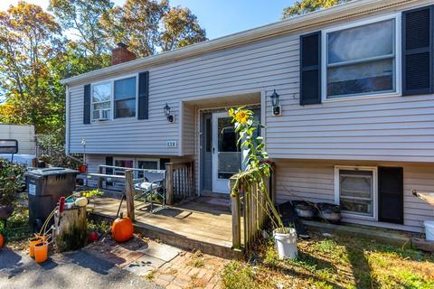 524 Cotuit Rd, Mashpee, MA 02649