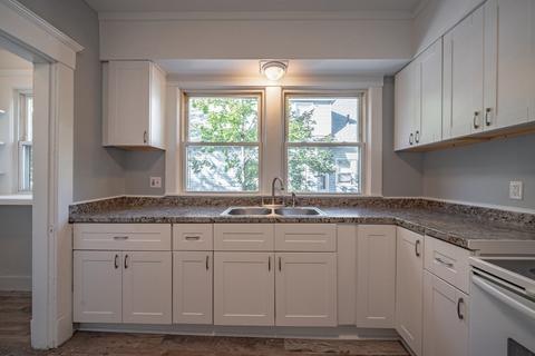 15 Kimberly Ave, Springfield, MA 01108 photo 5