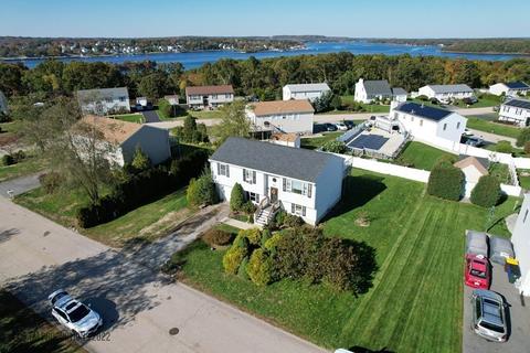 54 Seaward Ln, Fall River, MA 02720 photo 3