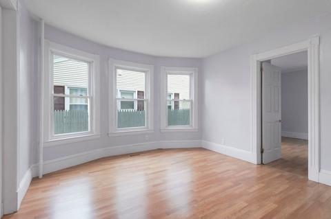 74 Jasper St, Springfield, MA 01109 photo 5
