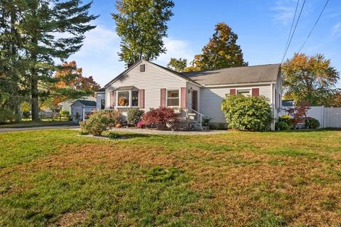 46 Timber Ln, Springfield, MA 01119 photo 2