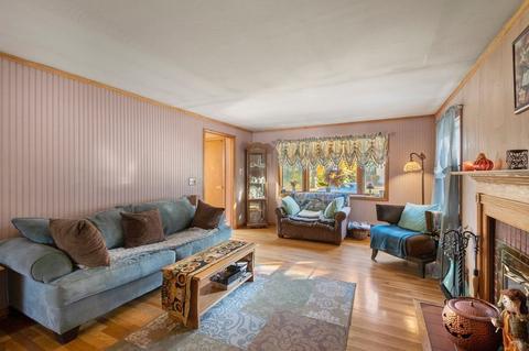 46 Timber Ln, Springfield, MA 01119 photo 4