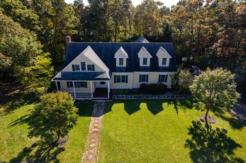 22 Quaker Ln, Bourne, MA 02532