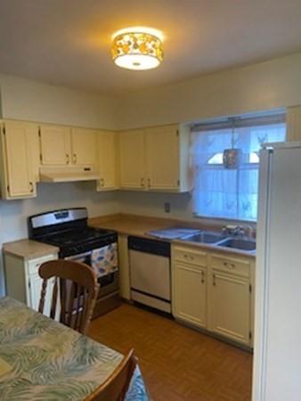 91 Clayton St, Springfield, MA 01107 photo 5