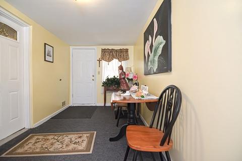 14 Brewer St, Worcester, MA 01609 photo 4