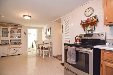 14 Brewer St, Worcester, MA 01609 photo 11