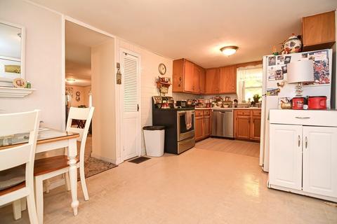 14 Brewer St, Worcester, MA 01609 photo 7
