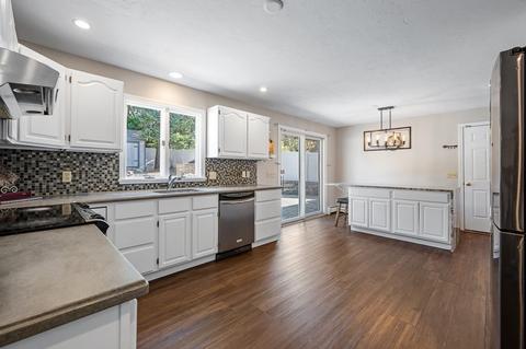8 Hyde St, Worcester, MA 01606 photo 6