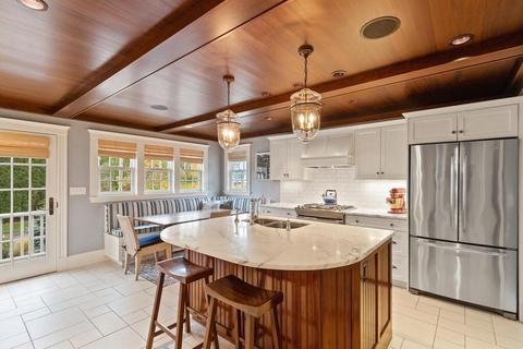34 Flint St, Marblehead, MA 01945 photo 12