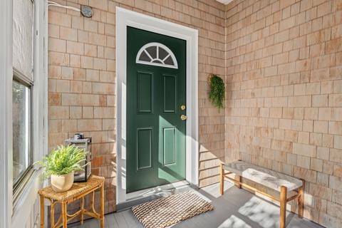 18 Winter St, Reading, MA 01867 photo 3