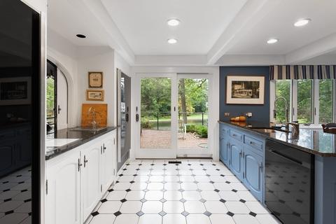 61 Cliff, Weston, MA 02493 photo 10