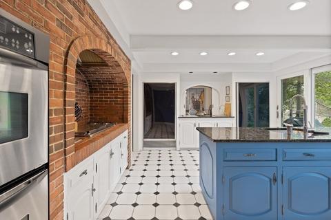 61 Cliff, Weston, MA 02493 photo 12