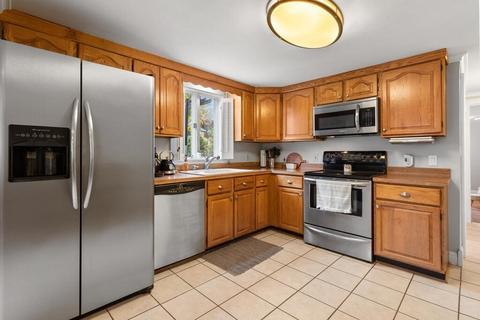 10 Maple St, Hudson, MA 01749 photo 15