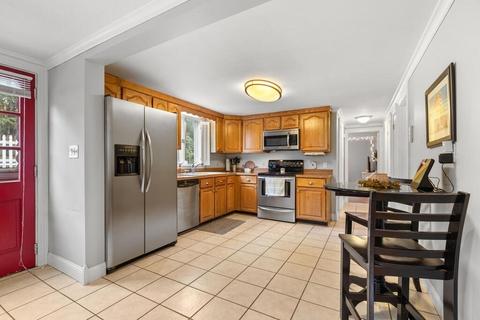 10 Maple St, Hudson, MA 01749 photo 14