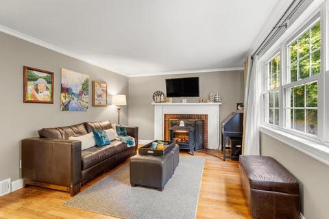10 Maple St, Hudson, MA 01749 photo 6