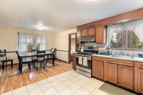 39 Matthews St, Dedham, MA 02026 photo 7