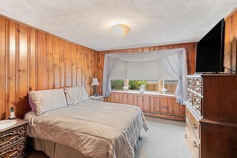 39 Matthews St, Dedham, MA 02026 photo 10