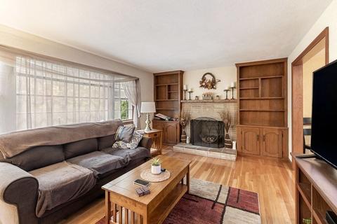 39 Matthews St, Dedham, MA 02026 photo 3