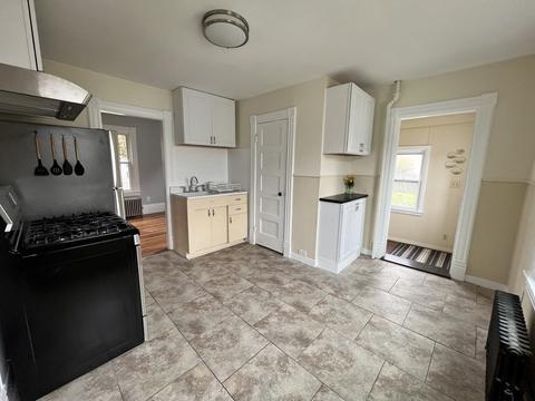 70 Arthur St, Chicopee, MA 01013 photo 7