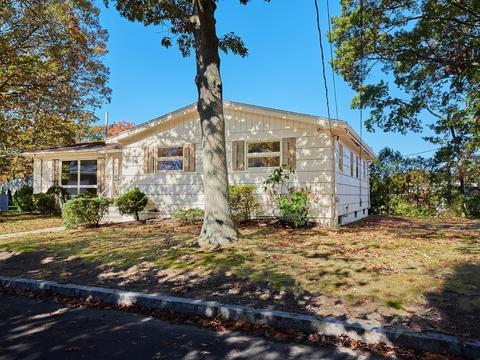 624 Florence, Fall River, MA 02720 photo 3