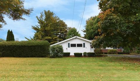 63 Gregory Rd, Framingham, MA 01701 photo 4