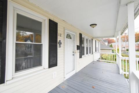 12 Haskin St, Springfield, MA 01109 photo 4