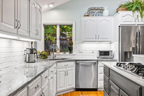 4 Autumn Cir, Hingham, MA 02043 photo 16