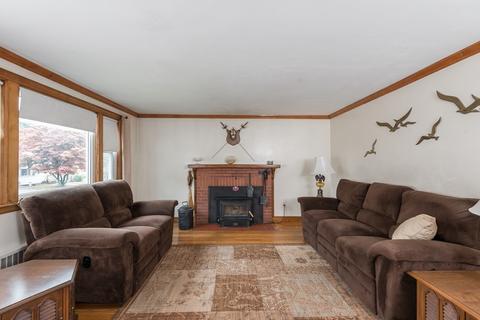 27 Willard St, Dedham, MA 02026 photo 5