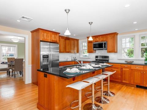 33 Walnut St, Arlington, MA 02476 photo 4