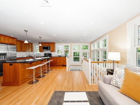 33 Walnut St, Arlington, MA 02476 photo 3