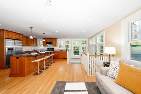 33 Walnut St, Arlington, MA 02476 photo 2