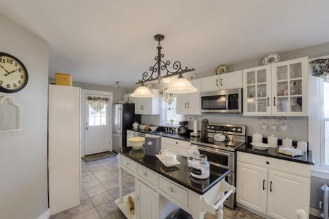 5 Doris St, Worcester, MA 01606 photo 7
