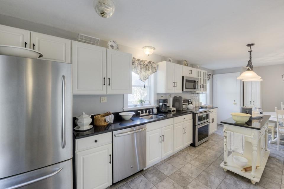  5 Doris St, Worcester, MA 01606 photo 11