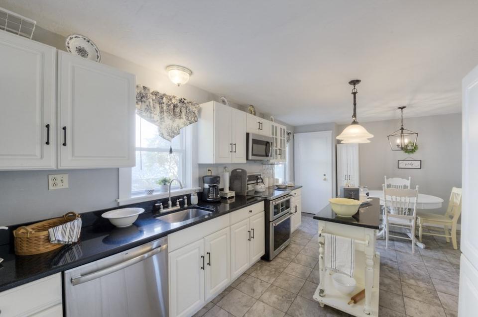  5 Doris St, Worcester, MA 01606 photo 10