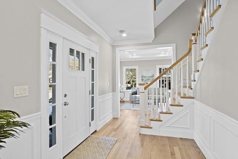 17 Orange St, Reading, MA 01867 photo 4