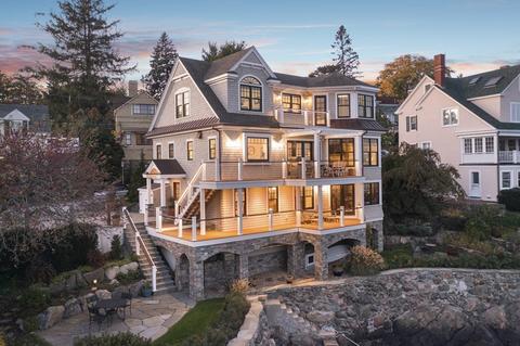 24 Gregory St, Marblehead, MA 01945 photo 1