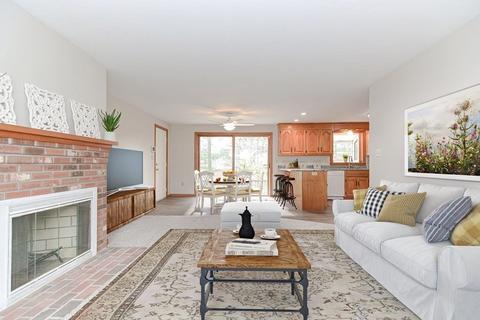 12 Bartlett Pl, Walpole, MA 02081 photo 2