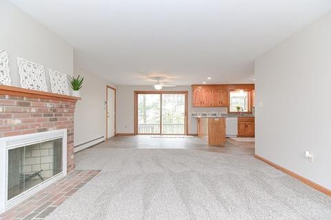 12 Bartlett Pl, Walpole, MA 02081 photo 3