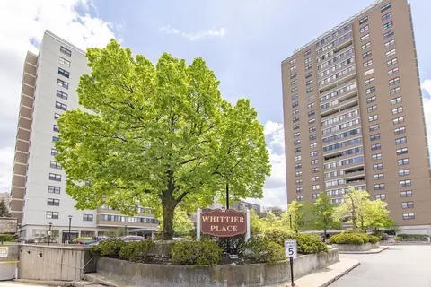 8 Whittier Pl #18G, Boston, MA 02114