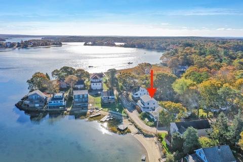8 Franklin St, Wareham, MA 02571 photo 2