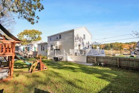 8 Franklin St, Wareham, MA 02571 photo 3
