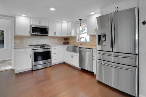 8 Franklin St, Wareham, MA 02571 photo 4