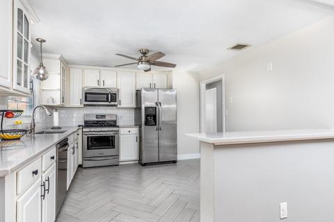1 Tedesco St, Marblehead, MA 01945 photo 11