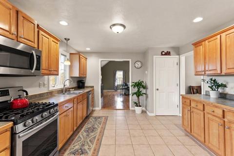 59 Williams St, Upton, MA 01568 photo 9