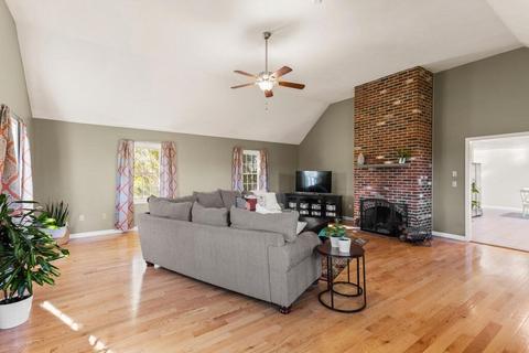 59 Williams St, Upton, MA 01568 photo 14