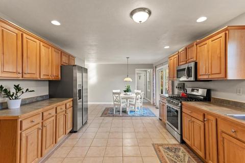 59 Williams St, Upton, MA 01568 photo 7